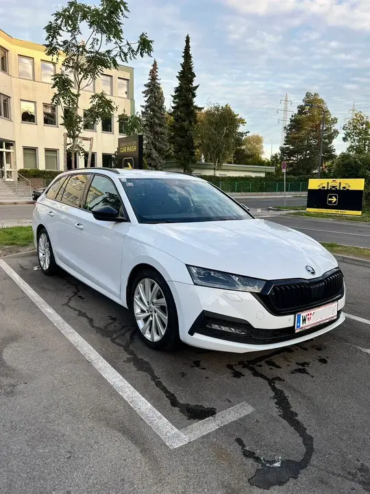 Skoda Octavia 2021 photo 3