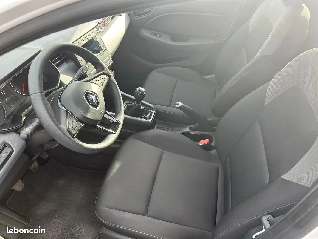 Renault Clio 2022 photo 3