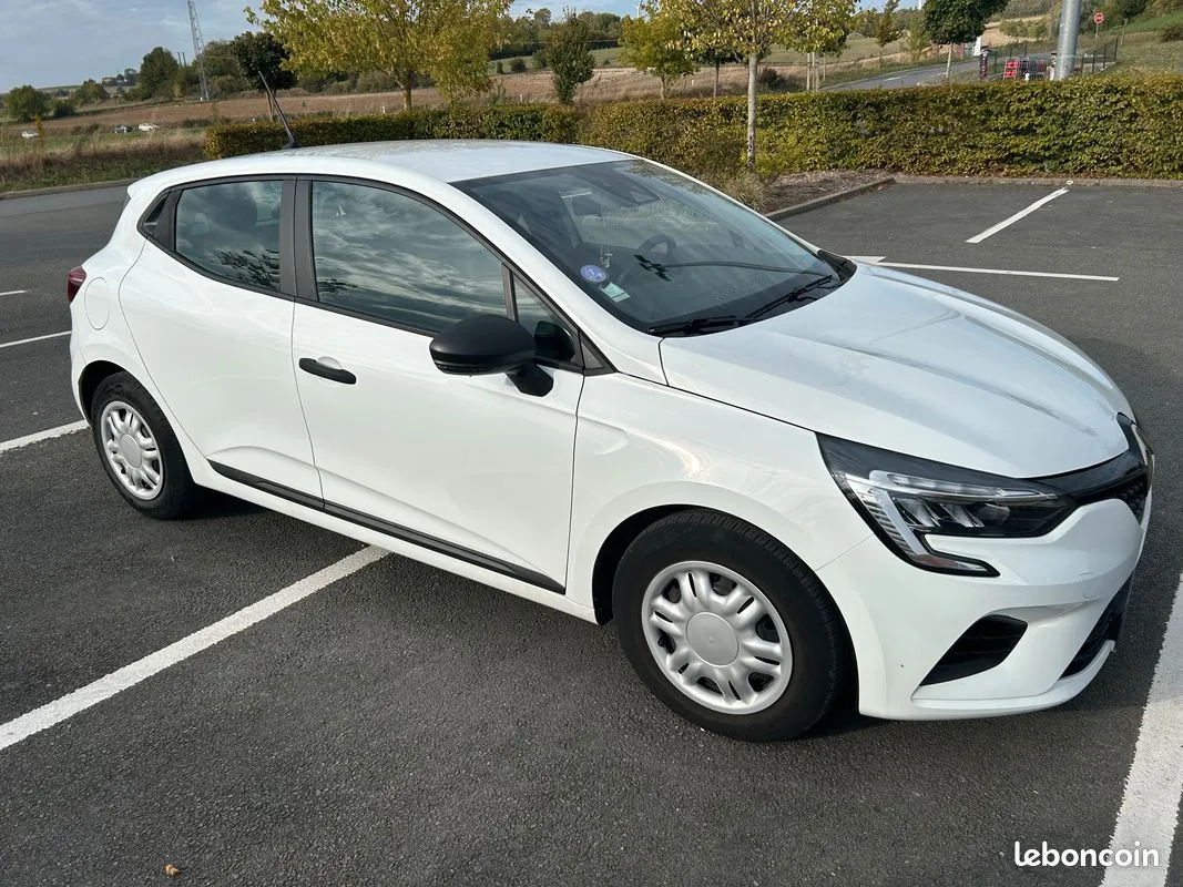 Renault Clio 2022 photo 2