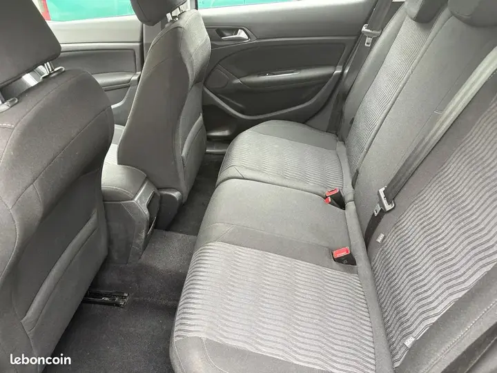 Peugeot 308 2015 photo 3