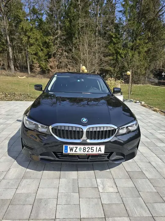 BMW 3 Series 2021 photo 2