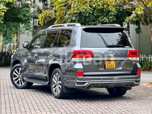 Toyota Land Cruiser Sahara 2011 photo 2