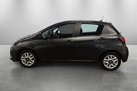 Toyota Yaris 2017 photo 2