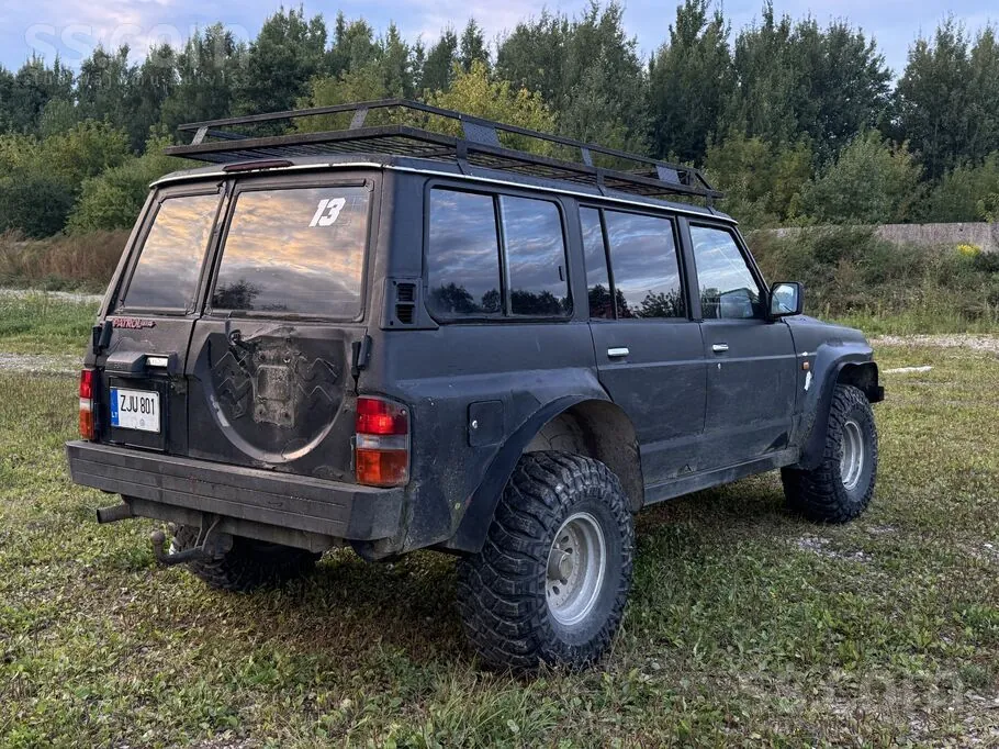 Nissan Patrol 1995 photo 4