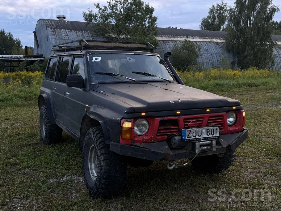 Nissan Patrol 1995 photo 3