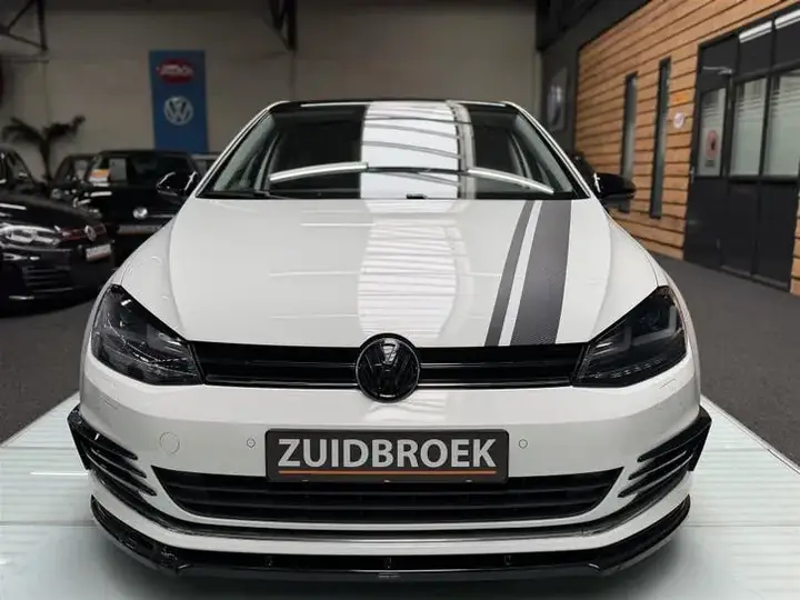 Volkswagen Golf 2015 photo 2
