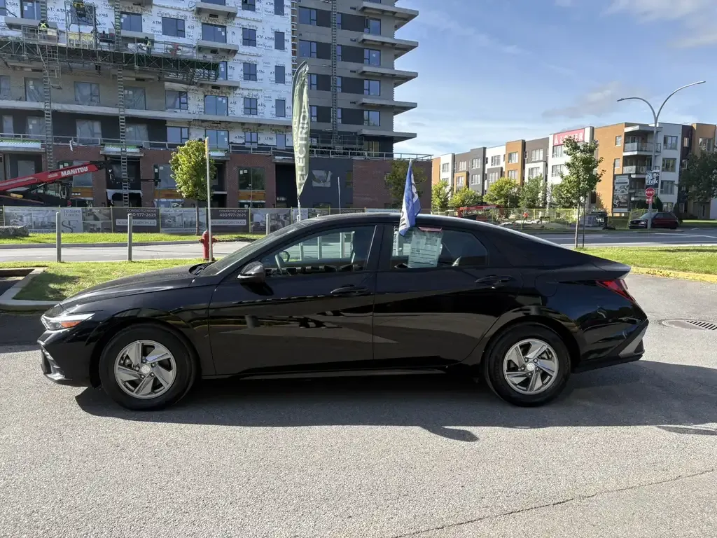 Hyundai Elantra 2025 photo 4