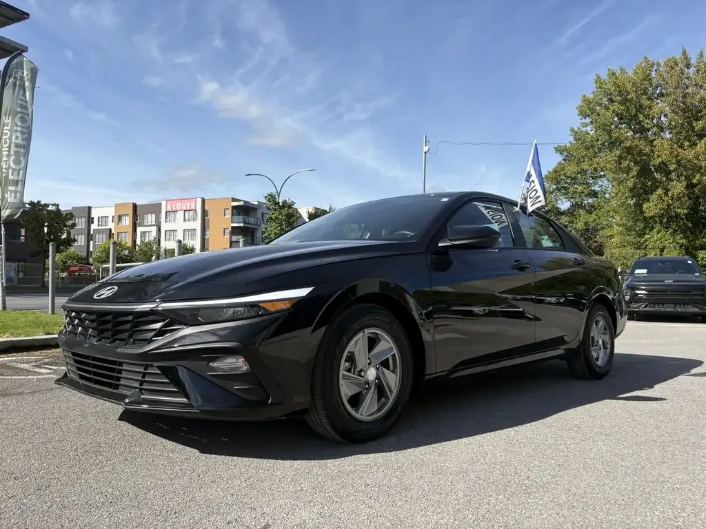 Hyundai Elantra 2025 photo 3