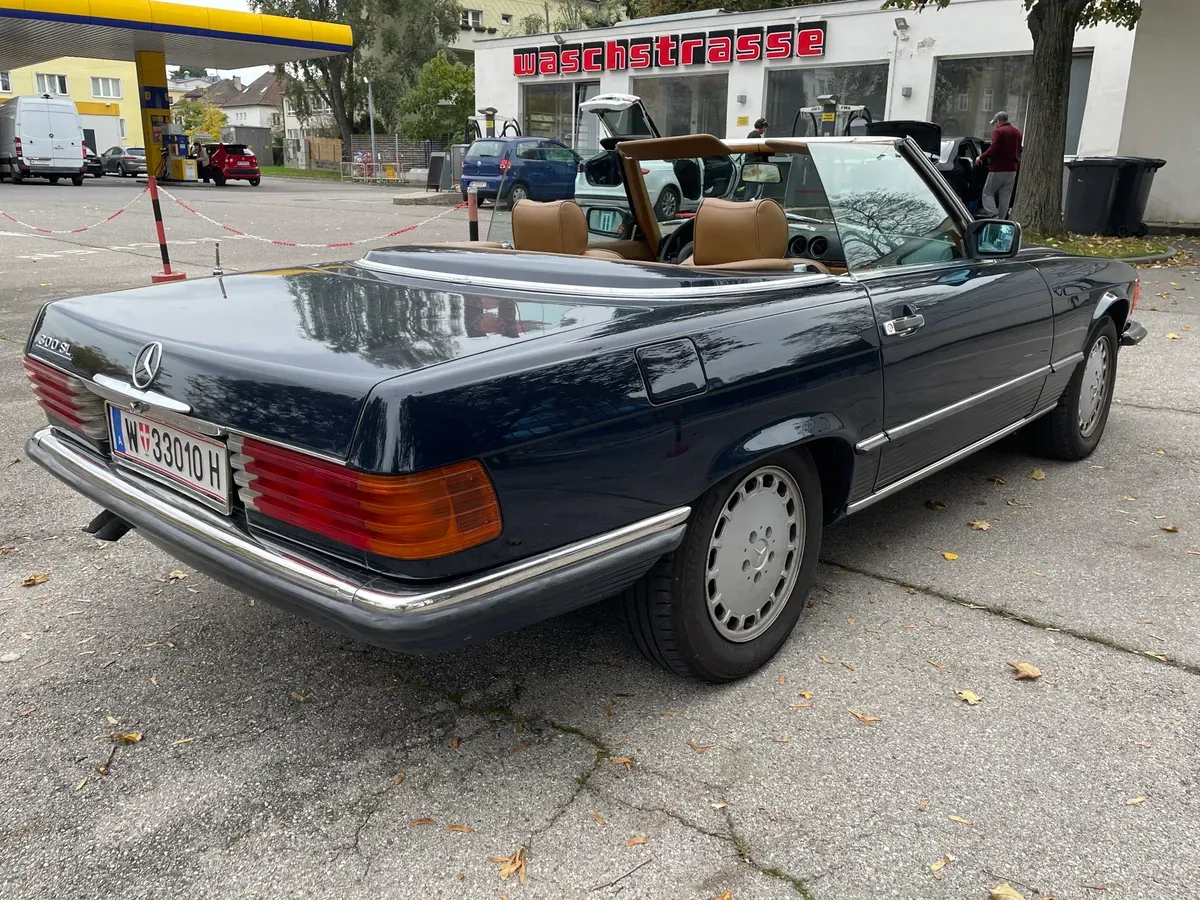 Mercedes-Benz Sl-Class 1987 photo 3