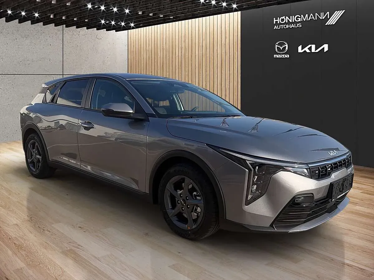 Kia K4 photo 3
