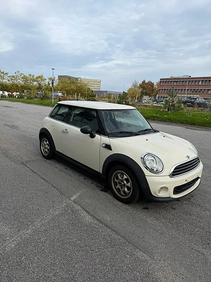 Mini One 2013 photo 2