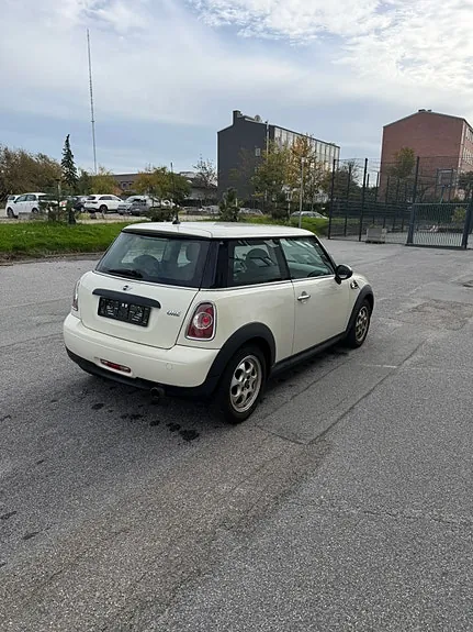 Mini One 2013 photo 3