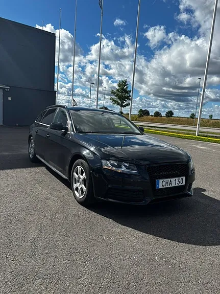 Audi A4 2012 photo 2