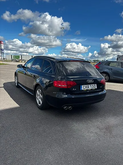Audi A4 2012 photo 3