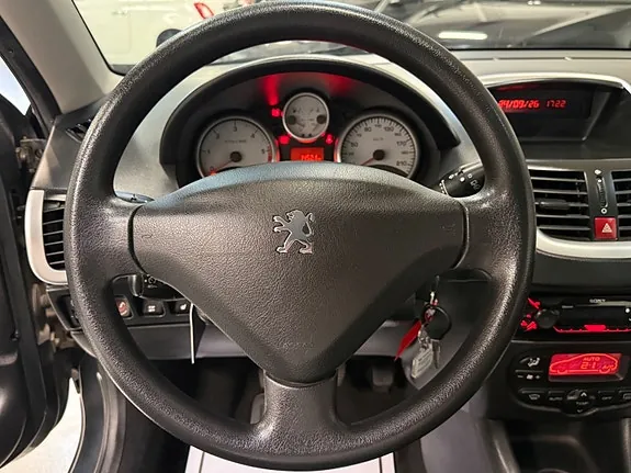 Peugeot 206 2011 photo 5