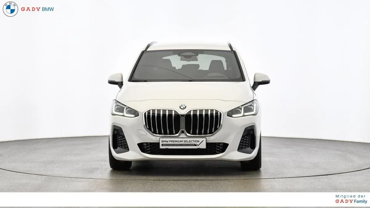 BMW 2 Series 2025 photo 2