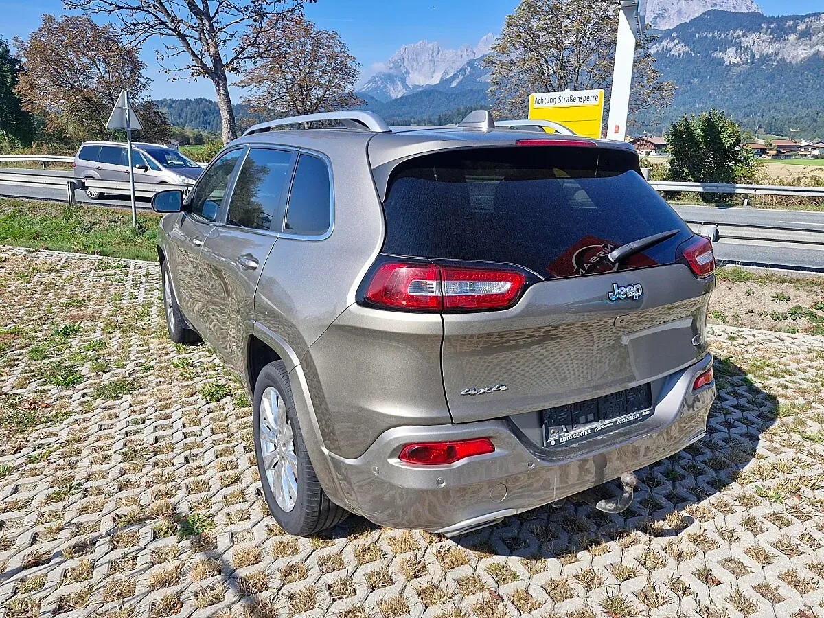 Jeep Cherokee 2018 photo 2