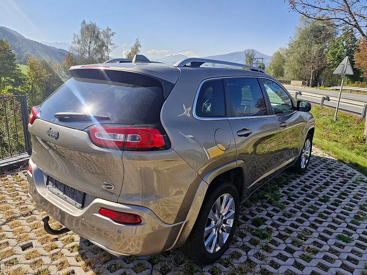 Jeep Cherokee 2018 photo 3