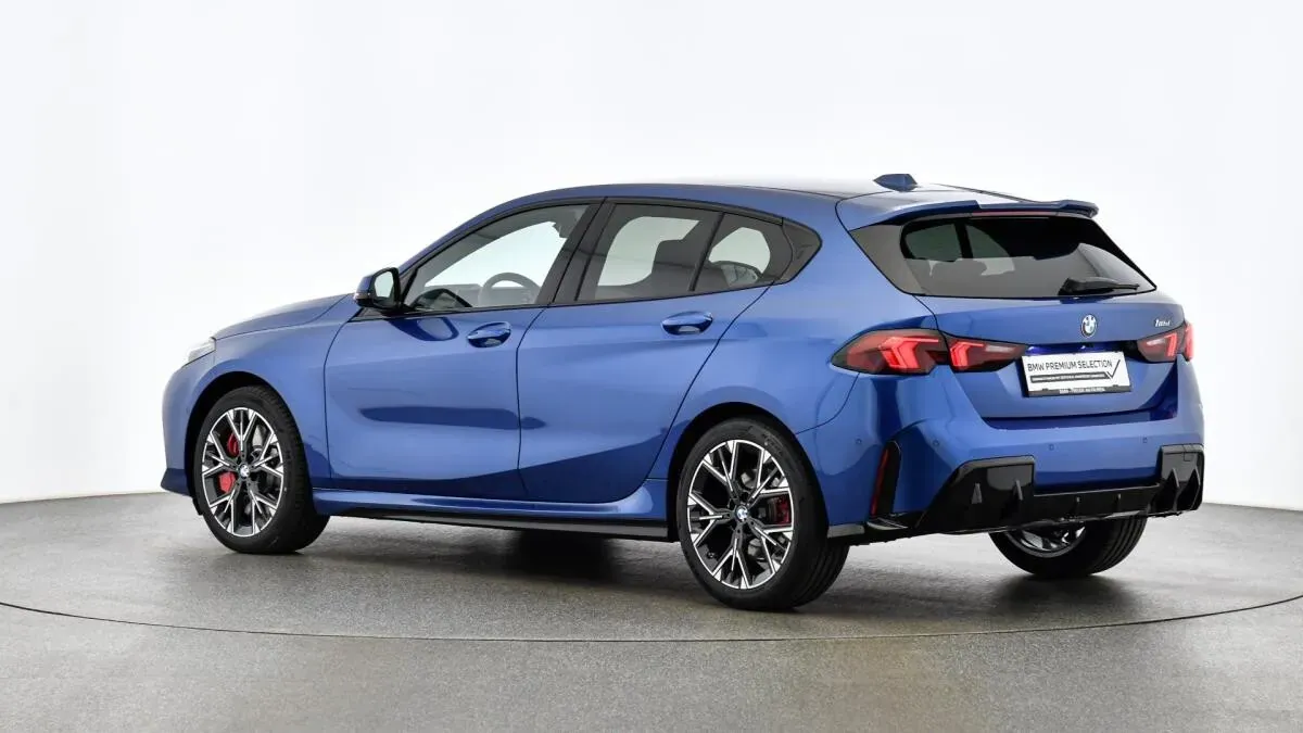 BMW 1 Series 2025 photo 3
