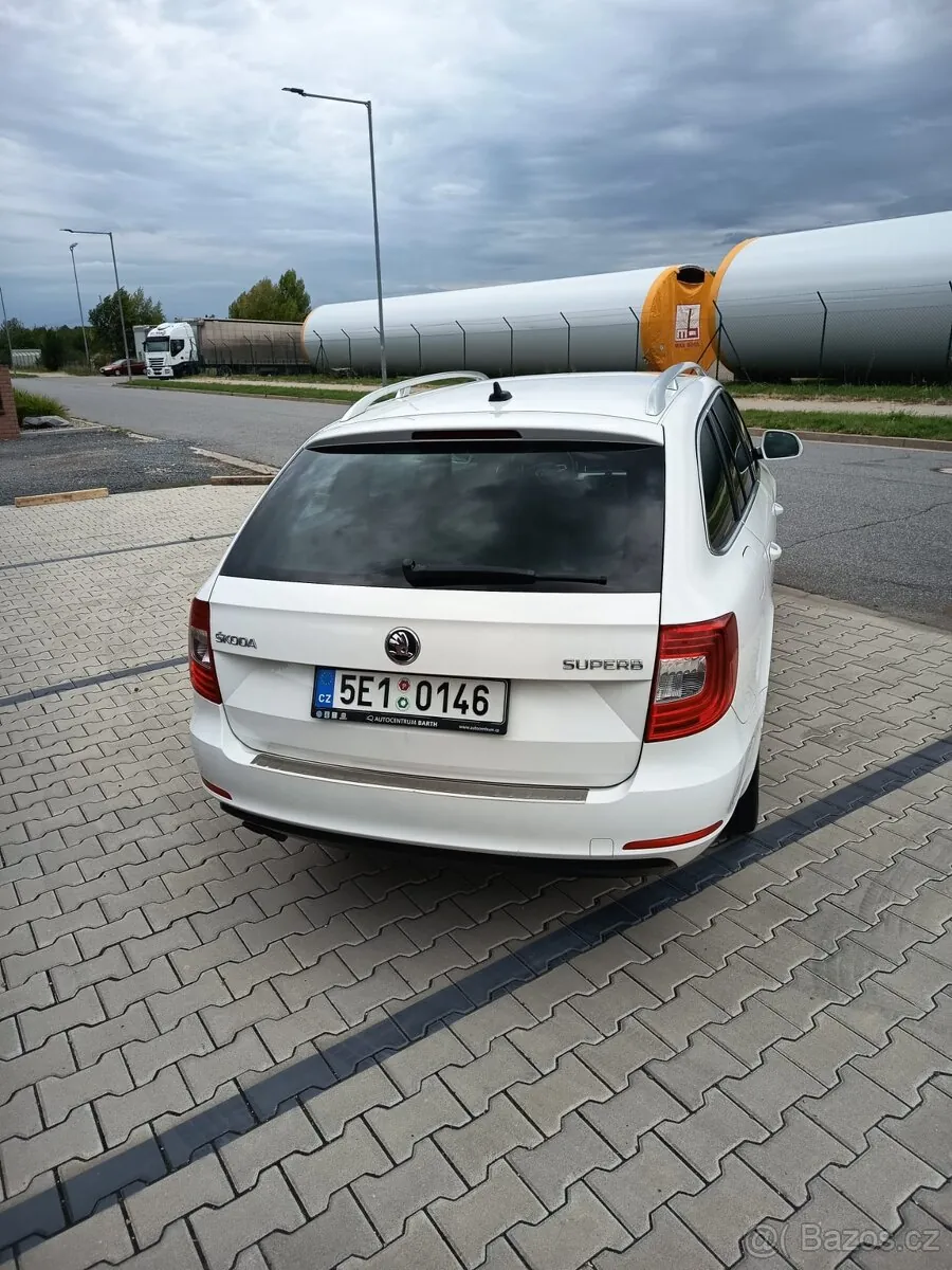 Skoda Superb 2015 photo 4