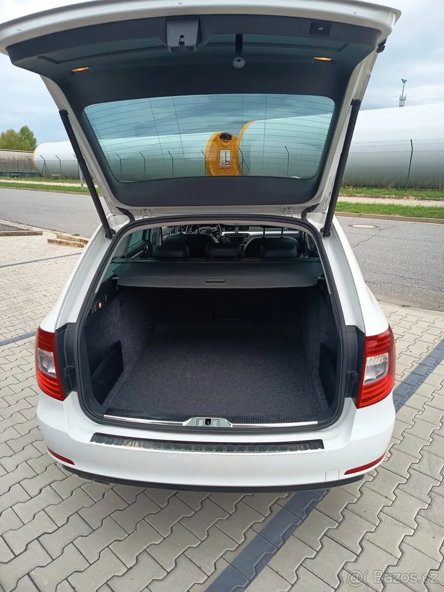 Skoda Superb 2015 photo 5