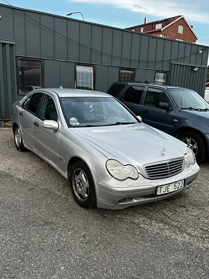 Mercedes-Benz C180