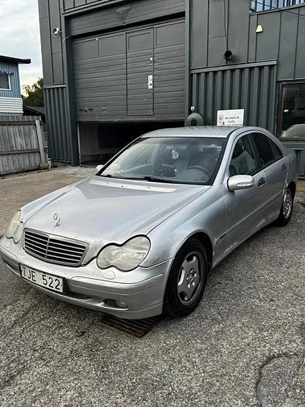 Mercedes-Benz C180 2002 photo 3