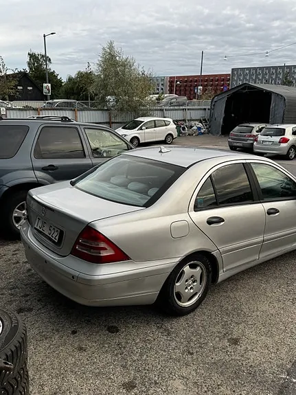 Mercedes-Benz C180 2002 photo 2