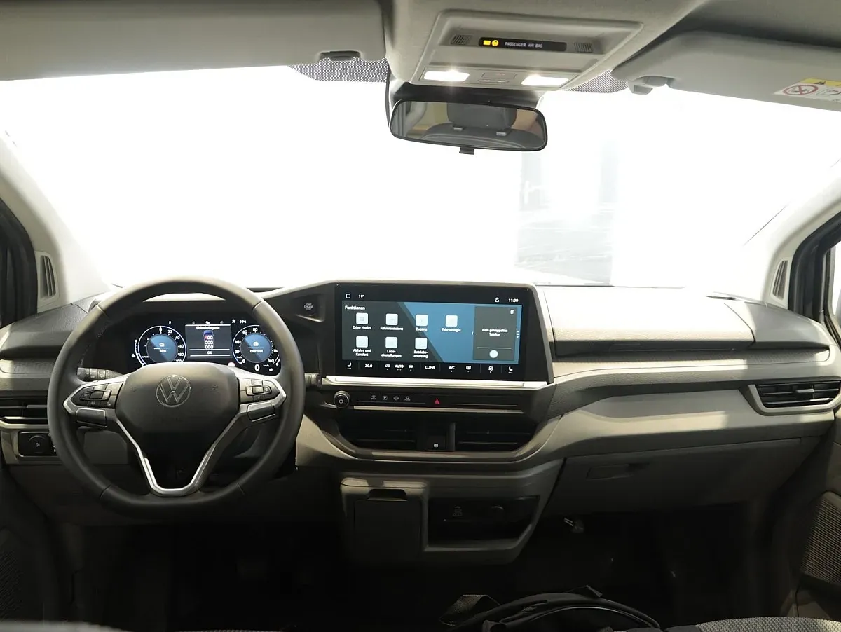 Volkswagen Caravelle 2025 photo 2