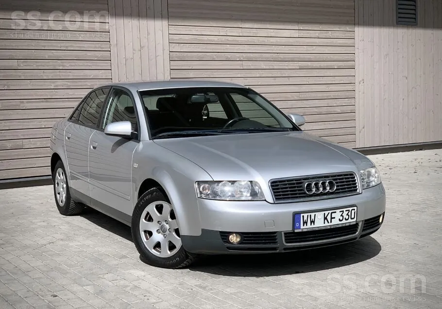 Audi A4 2003 photo 2