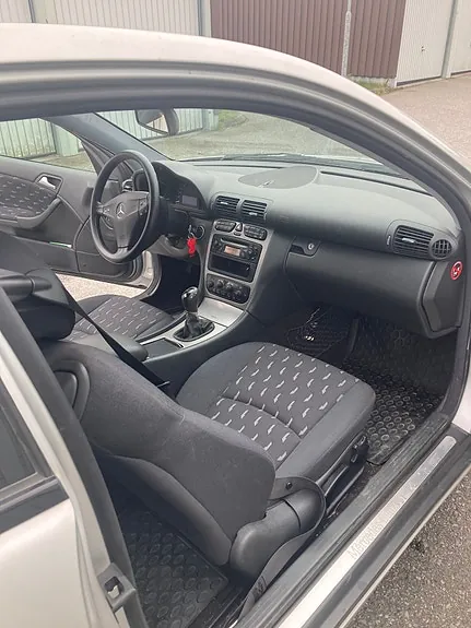 Mercedes-Benz C200 2003 photo 4