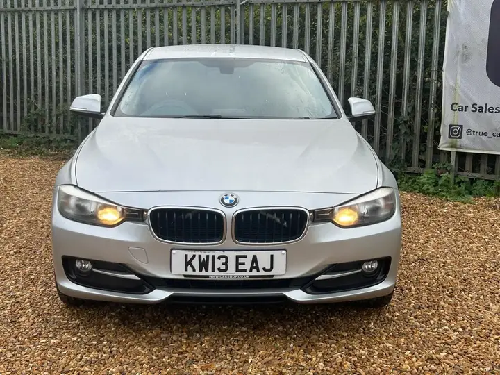 BMW 3 Series 2013 photo 2