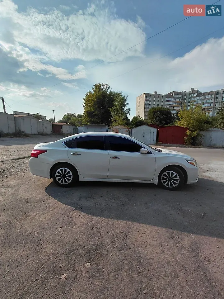 Nissan Altima 2017 photo 4