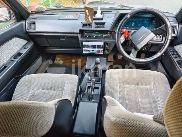 Toyota Carina 1984 photo 4