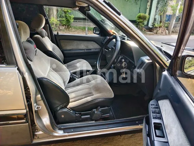 Toyota Carina 1984 photo 5
