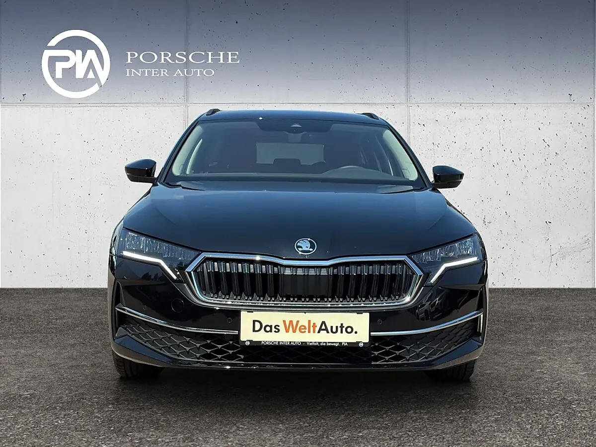 Skoda Octavia 2025 photo 2