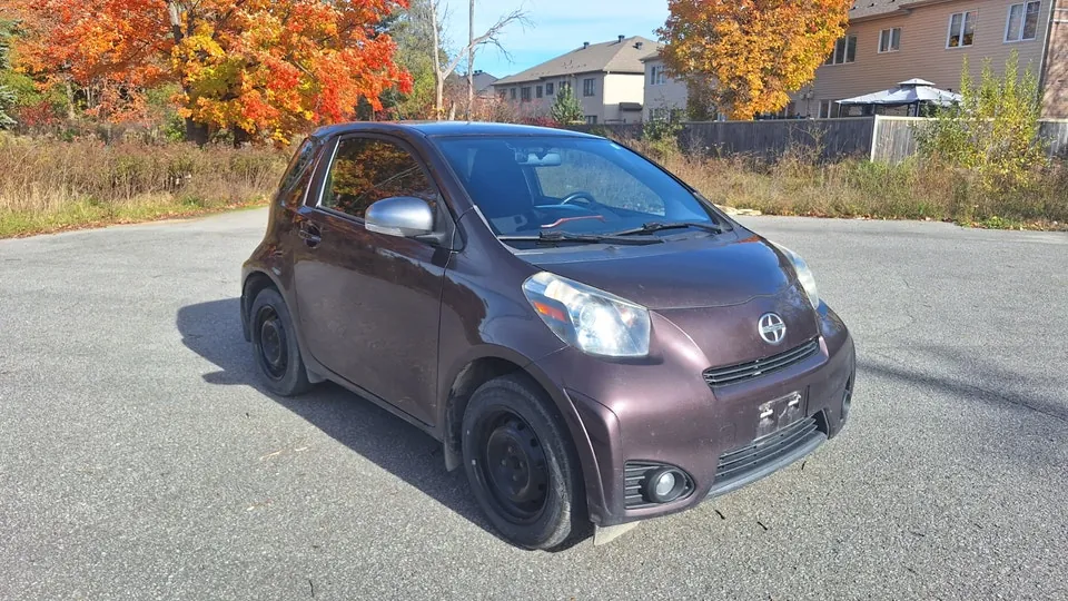 Toyota Iq 2012 photo 2