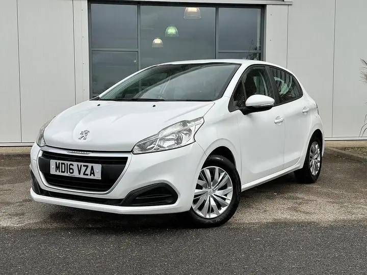 Peugeot 208 2016 photo 3