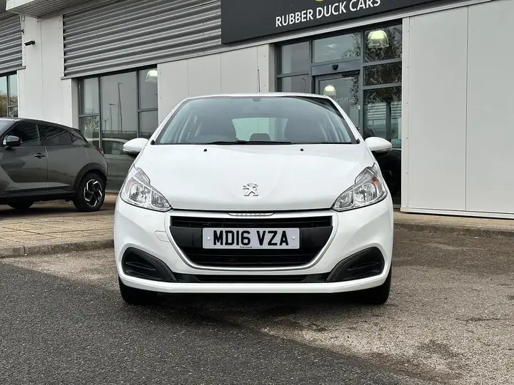 Peugeot 208 2016 photo 2