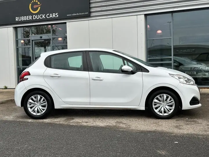 Peugeot 208 2016 photo 4