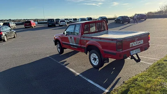 Mazda B2600 1987 photo 5