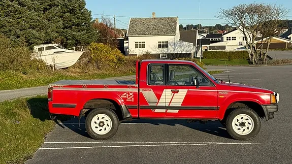 Mazda B2600 1987 photo 2