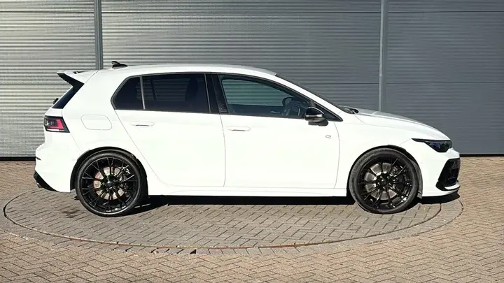 Volkswagen Golf 2026 photo 4