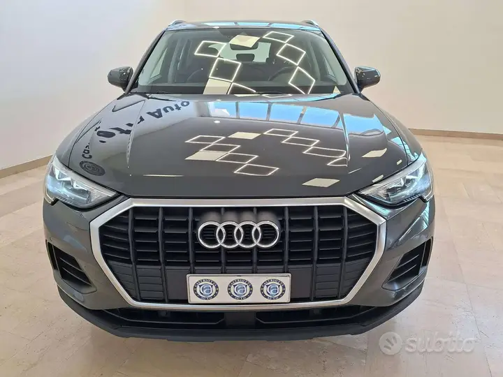 Audi Q3 2022 photo 2
