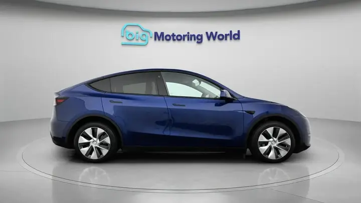 Tesla Model Y 2023 photo 5
