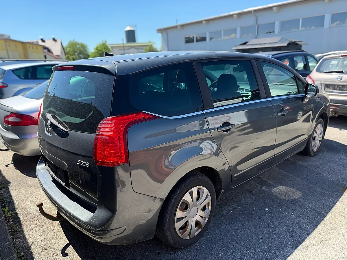 Peugeot 5008 2012 photo 3