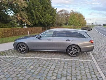 Mercedes-Benz E200
