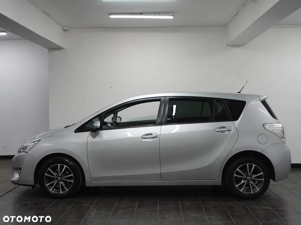 Toyota Verso 2015 photo 4