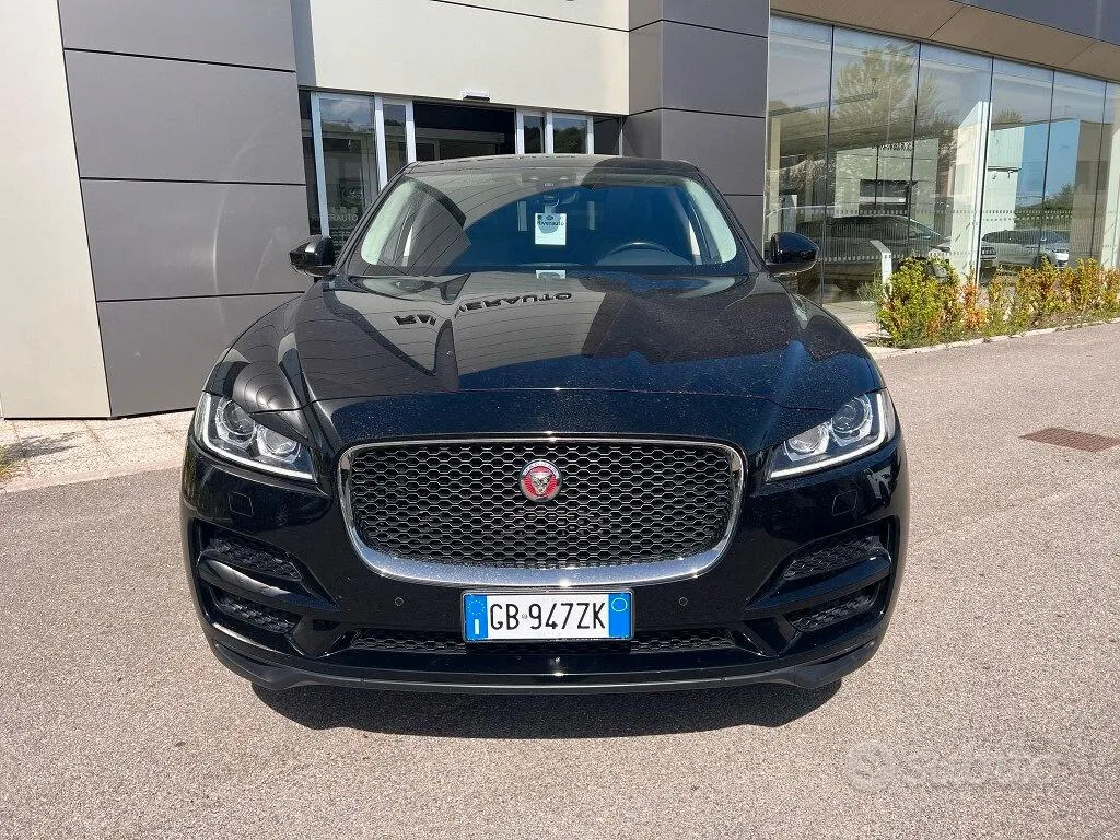 Jaguar F-Pace