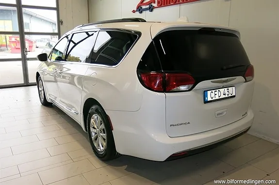 Chrysler Pacifica 2017 photo 5